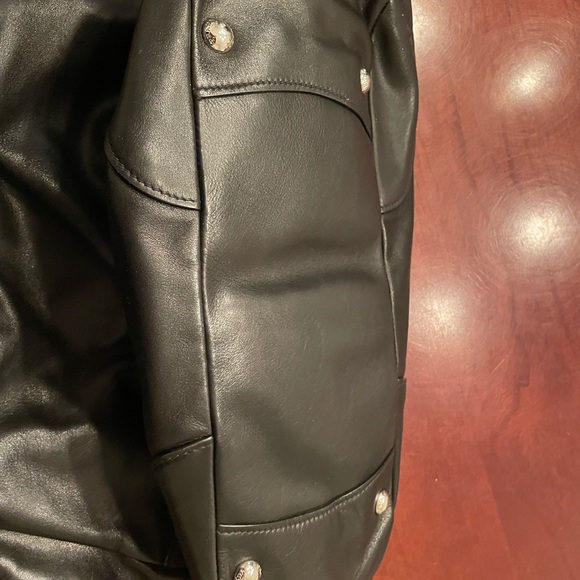 Prada Vitello Daino Soft Leather Black Hobo Handbag With Two Side Pockets - Picture 8 of 9